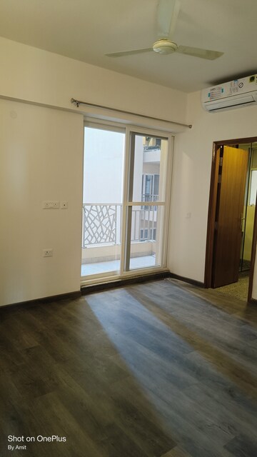 Room in 3 BHK Apartment at ABA Ivy County, Sector 75 – for Rent