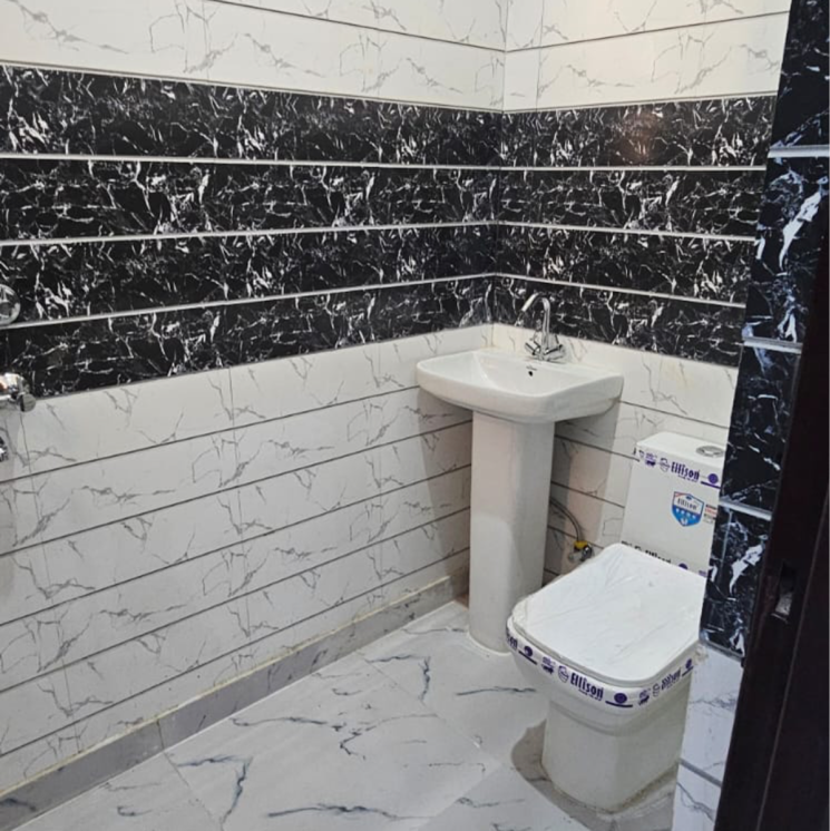 Bathroom, bisrakh jalalpur 2 Bedroom 1090 Sq.Ft. Builder Floor In Bisrakh Jalalpur Greater Noida 9076610