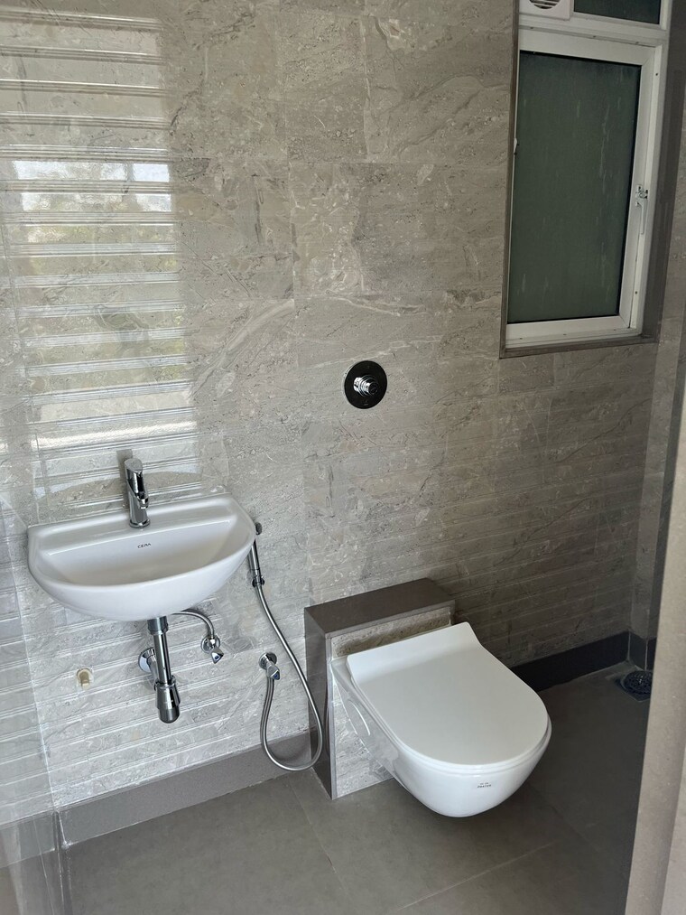 Bathroom, ramesh-avenue-15 2 Bedroom 653 Sq.Ft. Apartment In Sewri Mumbai 9076593