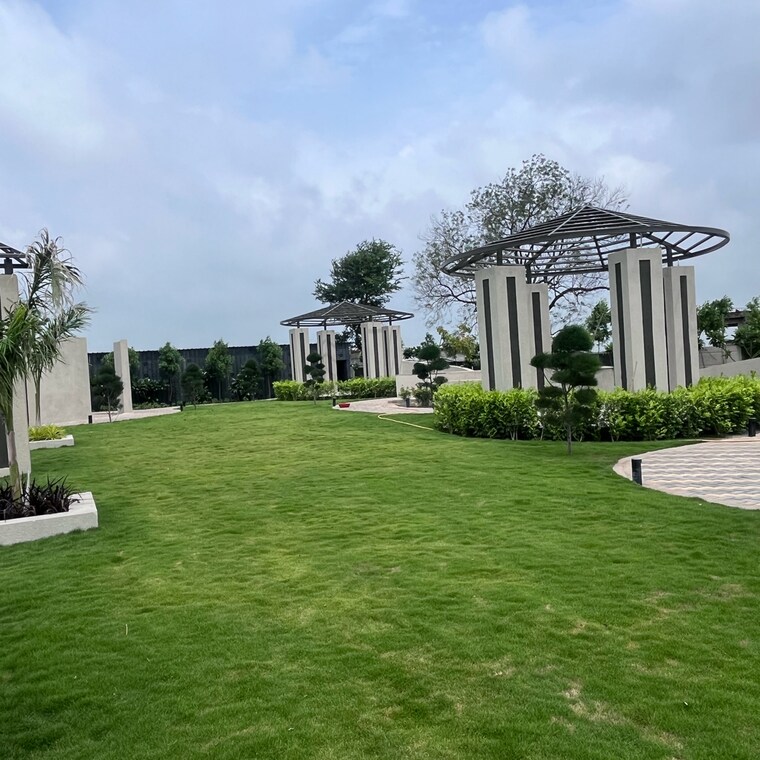 Garden, bada bangarda  700 Sq.Ft. Plot In Bada Bangarda Indore 9076609