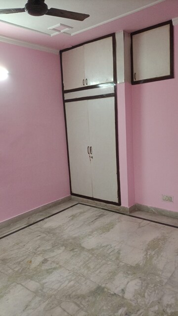 Room in 2 BHK Builder Floor at Sector 46 – for Rent