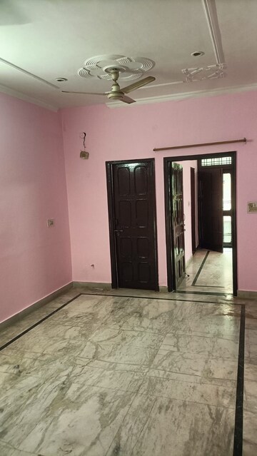 Room in 2 BHK Builder Floor at Sector 46 – for Rent