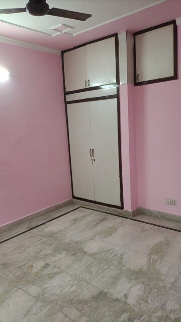 Room in 2 BHK Builder Floor at Sector 46 – for Rent