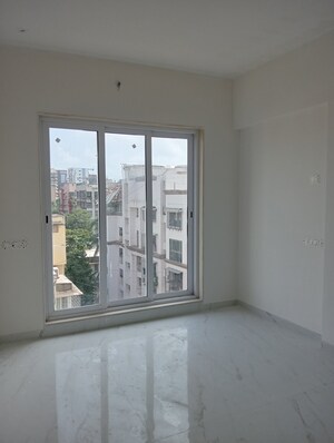 Room in 3 BHK Apartment at New Saket Apartment, Santacruz West – for Sale