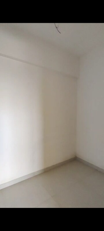 Room in 1.5 BHK Apartment at Universal Paradise, Vile Parle East – for Rent
