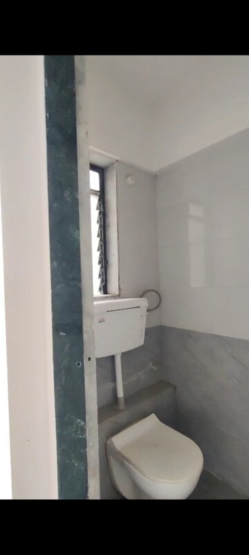 Bathroom in 1.5 BHK Apartment at Universal Paradise, Vile Parle East – for Rent