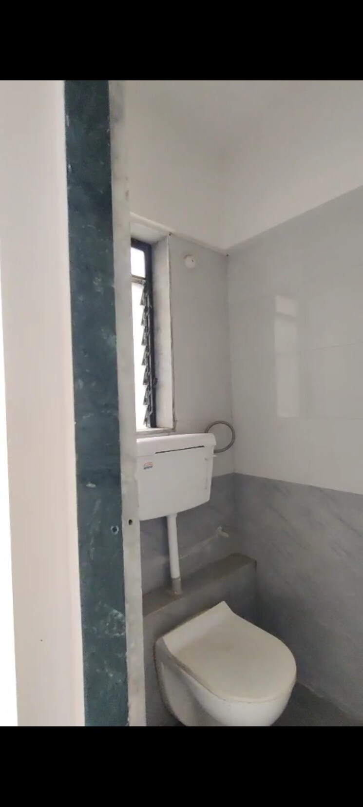 Bathroom, universal-paradise 1.5 Bedroom 430 Sq.Ft. Apartment In Vile Parle East Mumbai 9076665