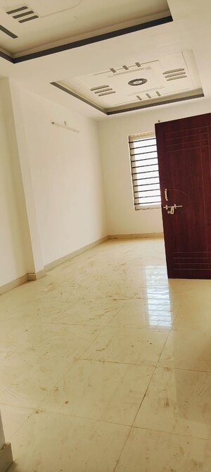 Room in 2 BHK Independent House at Deva Road – for Sale
