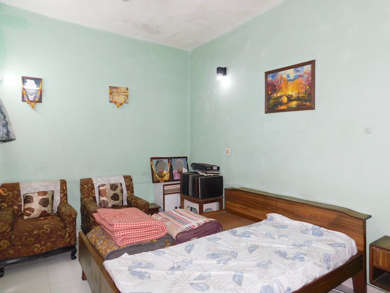 Bedroom, sukhdev vihar 3 Bedroom 1350 Sq.Ft. Builder Floor In Sukhdev Vihar Delhi 9076703