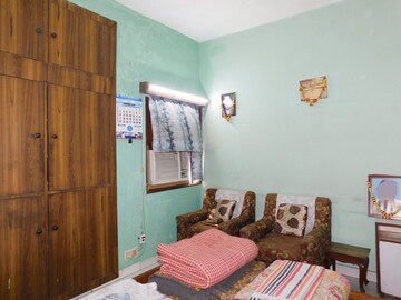 Bedroom in 3 BHK Builder Floor at Sukhdev Vihar – for Sale