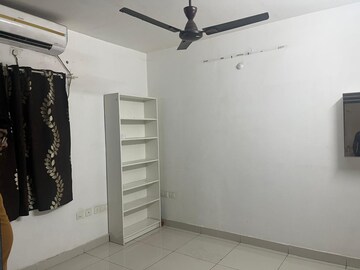 Room in 3 BHK Apartment at Marina Skies, Hi Tech City – for Rent