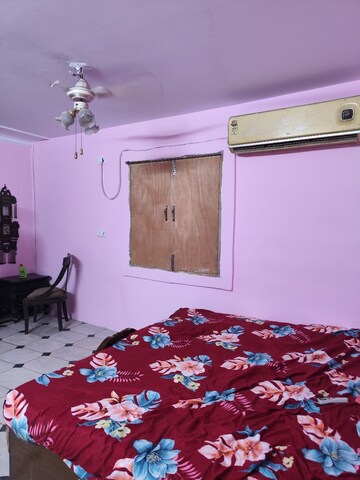 Bedroom in 1 RK Apartment at RWA Qutab Enclave, Katwaria Sarai – for Rent