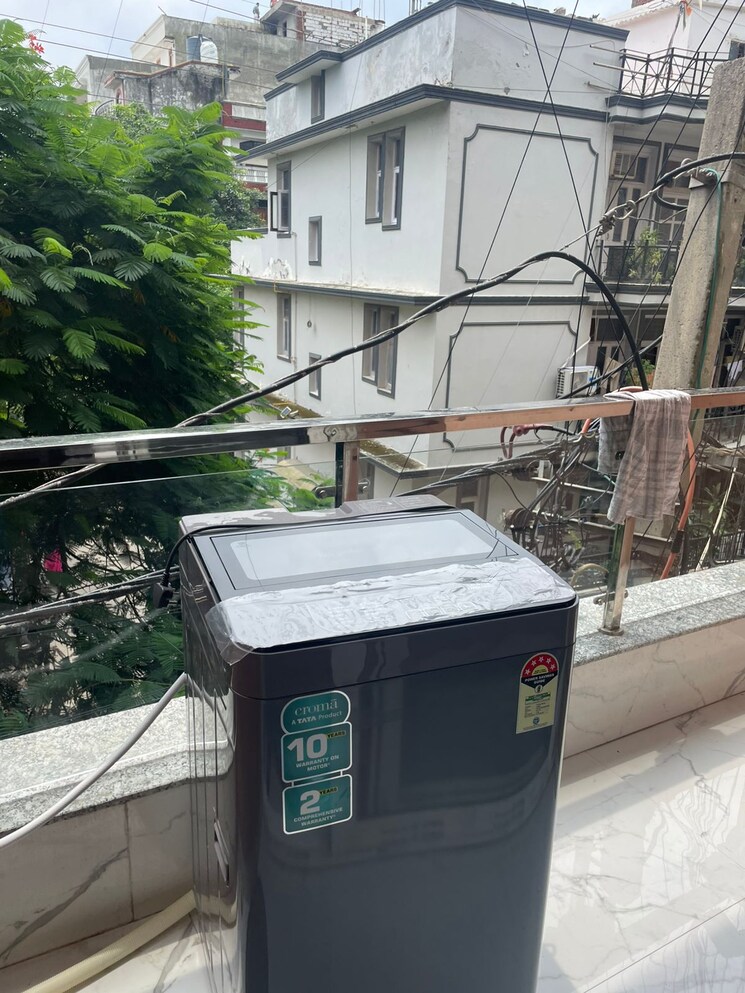 Exterior View, freedom fighters enclave 2 Bedroom 800 Sq.Ft. Builder Floor In Freedom Fighters Enclave Delhi 9076725