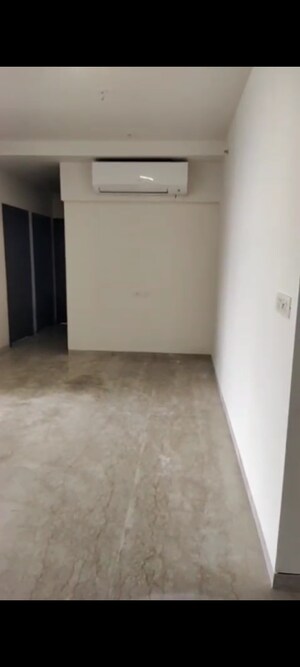 Room in 6+ BHK Apartment at Oberoi Sky City Tower E, Borivali East – for Sale