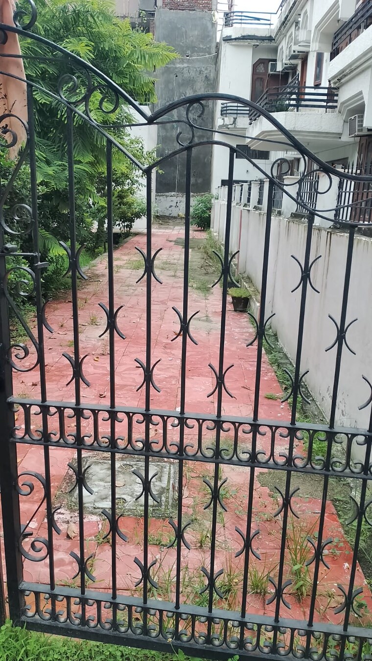 Exterior View, sector 55  409 Sq.Yd. Plot In Sector 55 Noida 9076746