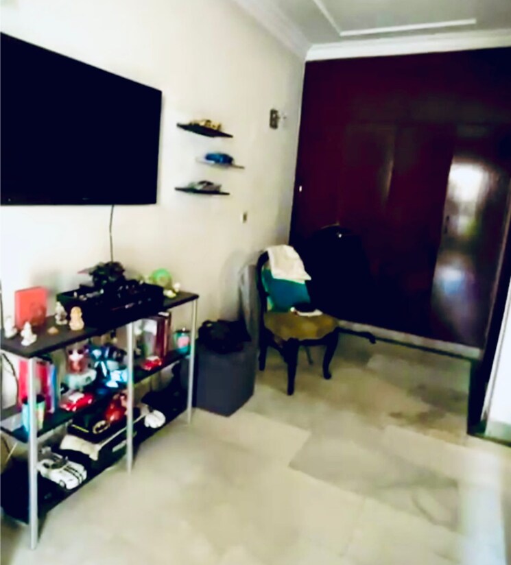 undefined, defence colony 3 Bedroom 2100 Sq.Ft. Builder Floor In Defence Colony Delhi 9076756