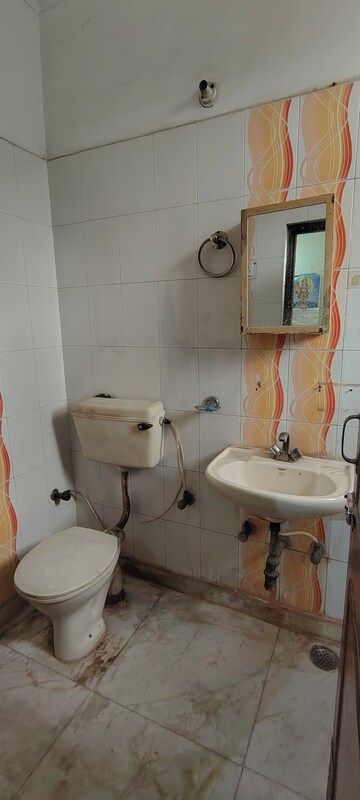Bathroom in 2 BHK Builder Floor at Shanti Plaza Vaishali, Vaishali Sector 4 – for Sale