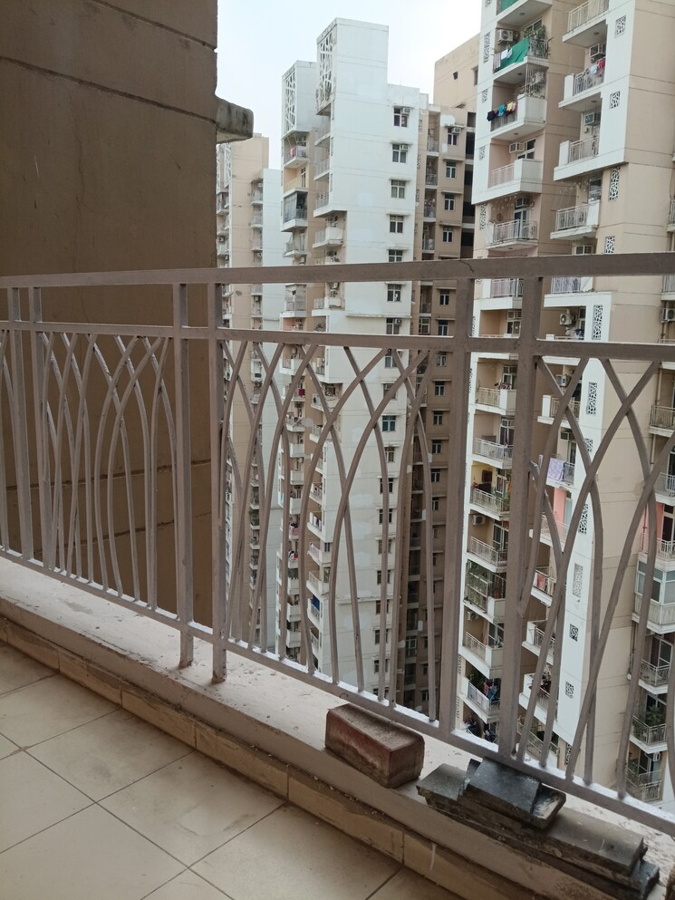 Balcony, mahagun-mywoods 3 Bedroom 1545 Sq.Ft. Apartment In Sector 16c Greater Noida Greater Noida 9076873