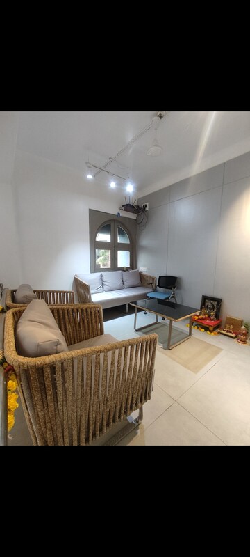 Team Area in 2 BHK Apartment at West View Vile Parle West, Vile Parle West – for Rent