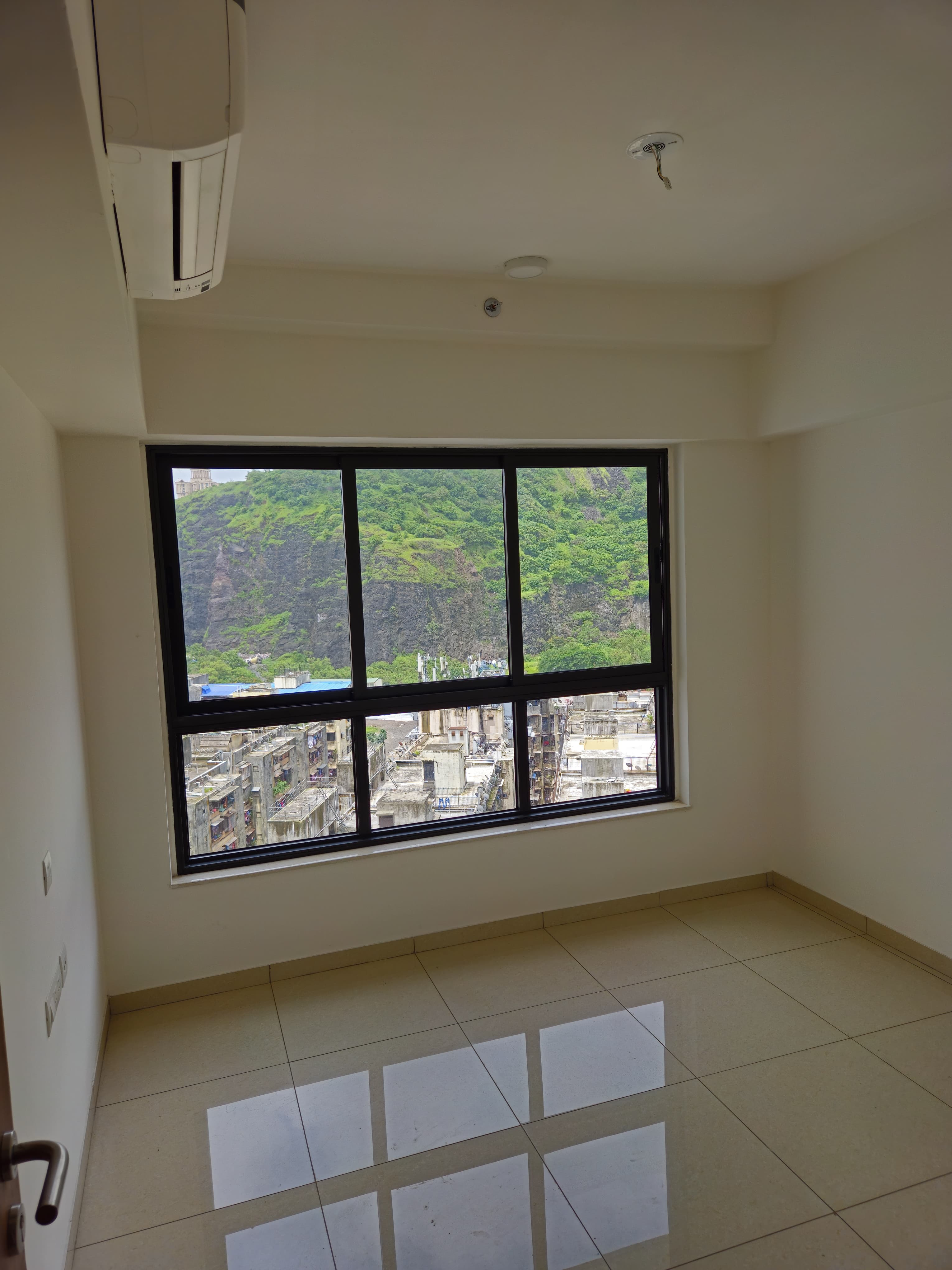 2 BHK Apartment For Rent in Shapoorji Pallonji Vicinia
