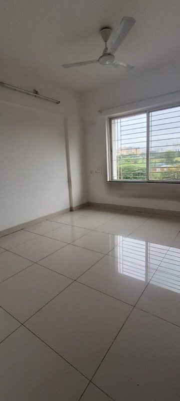 Room in 2 BHK Apartment at Paranjape Schemes Yuthika, Baner – for Rent