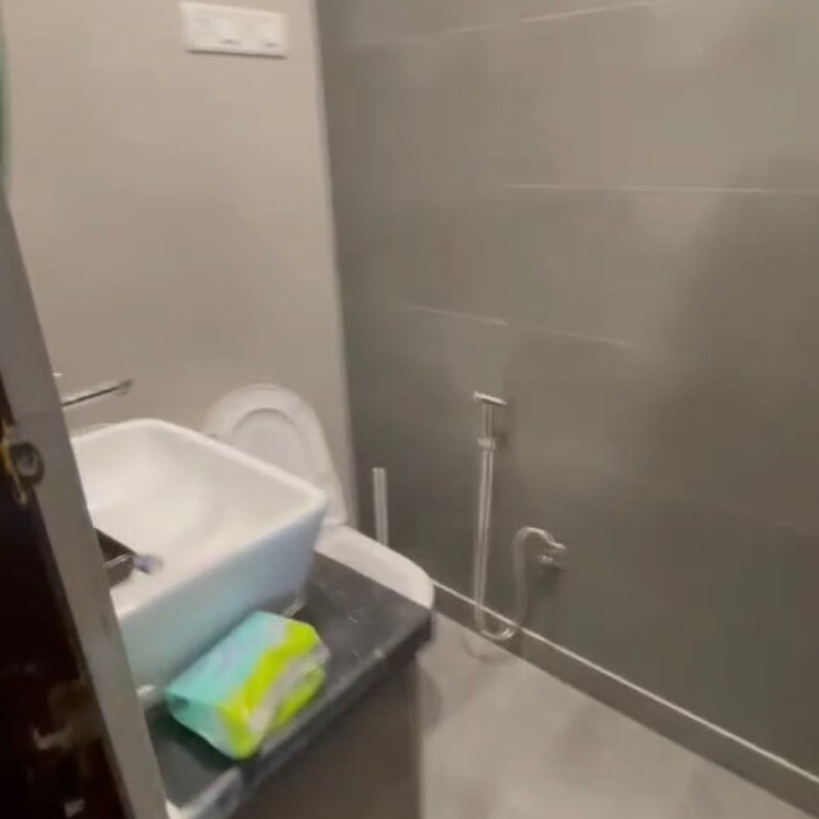 Bathroom, lajpat nagar i 2 Bedroom 900 Sq.Ft. Builder Floor In Lajpat Nagar I Delhi 9076935