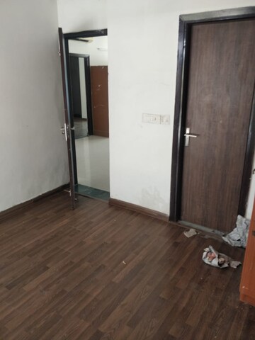 Room in 3 BHK Builder Floor at BPTP Parkland Pride, Sector 77 – for Rent