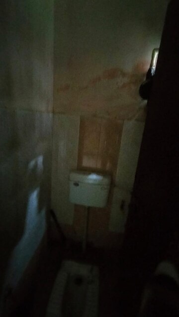 Bathroom in 1.5 BHK Apartment at Sector 10 Greater Noida – for Sale