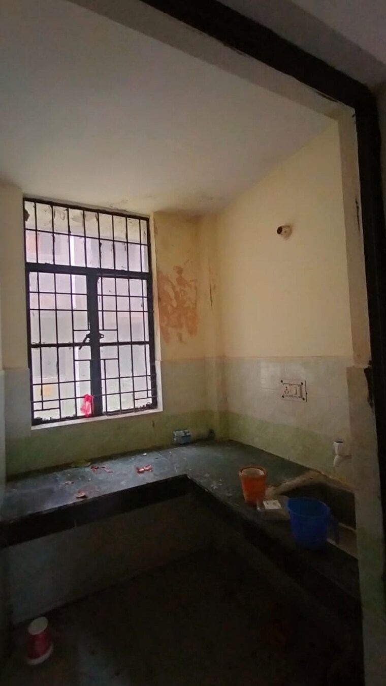 Room, sector 10 greater noida 1.5 Bedroom 30 Sq.Mt. Apartment In Sector 10 Greater Noida Greater Noida 9076919