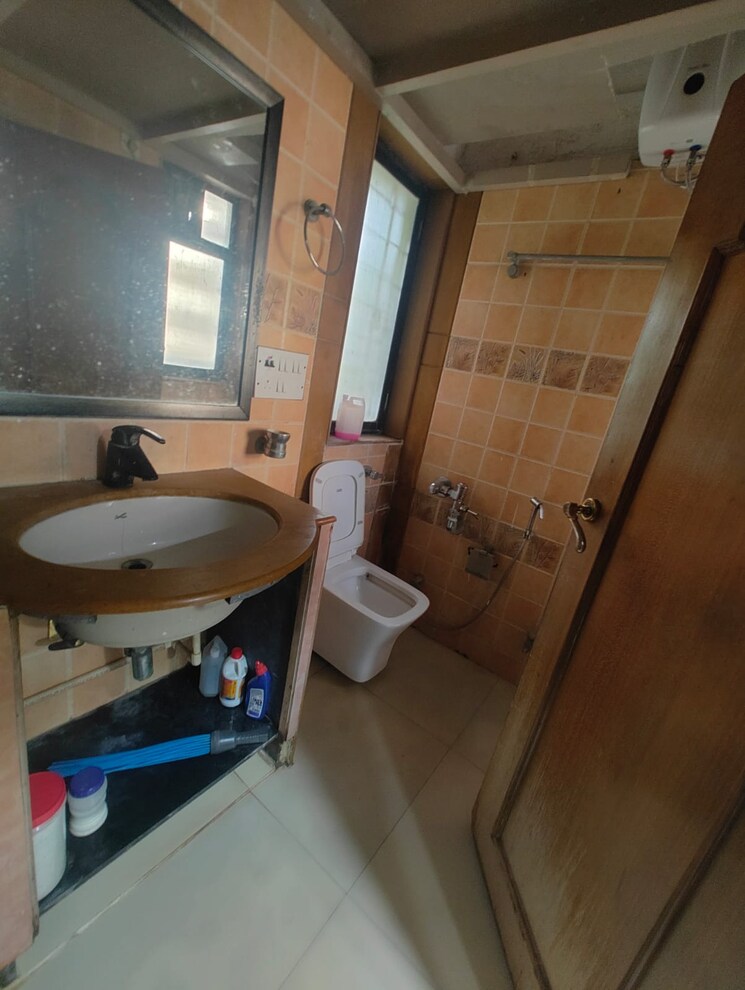 Bathroom, joshi-amar-vaishali-chs 2 Bedroom 700 Sq.Ft. Apartment In Naupada Thane 9076951