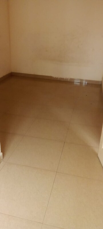 Room in 2 BHK Apartment at Milan Earth, Raj Nagar Extension – for Rent