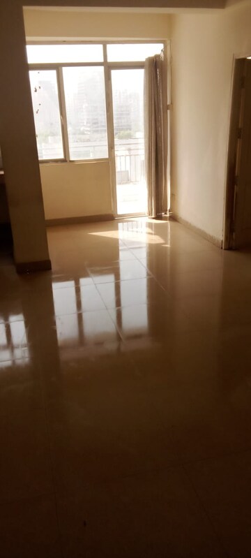 Room in 2 BHK Apartment at Milan Earth, Raj Nagar Extension – for Rent