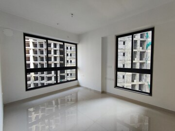 Room in 1.5 BHK Apartment at Sunteck City Avenue 2, Goregaon West – for Rent