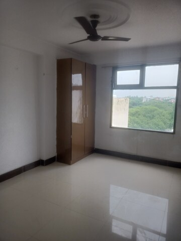 Room in 3 BHK Builder Floor at Vasant Kunj Enclave – for Rent