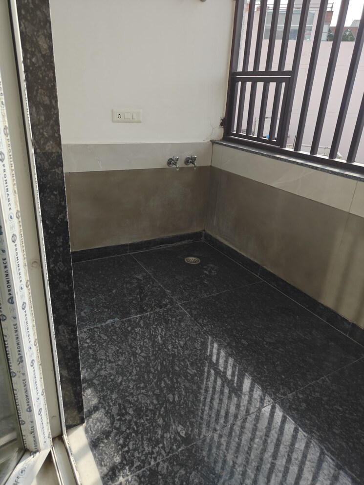 Kitchen, rajouri garden 3 Bedroom 210 Sq.Yd. Builder Floor In Rajouri Garden Delhi 9076998