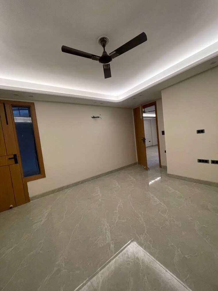 Room, freedom fighters enclave 4 Bedroom 1800 Sq.Ft. Builder Floor In Freedom Fighters Enclave Delhi 9077018