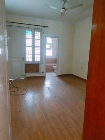 Room in 3 BHK Apartment at Orchid Island, Sector 51 – for Rent
