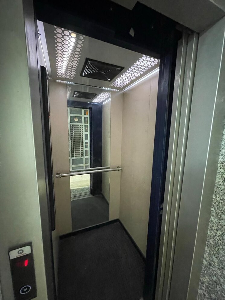 undefined, rajouri garden 4 Bedroom 250 Sq.Yd. Builder Floor In Rajouri Garden Delhi 9077025