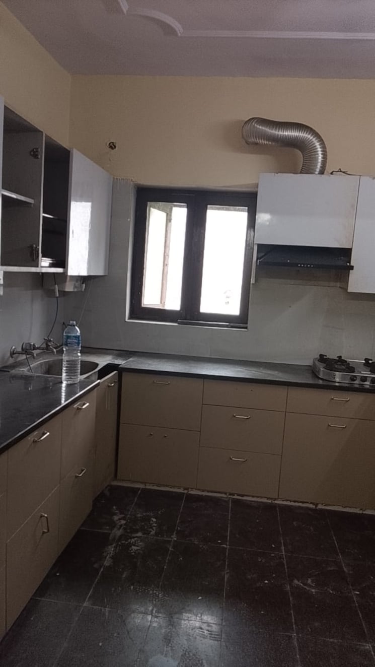 Kitchen, rajouri garden 4 Bedroom 250 Sq.Yd. Builder Floor In Rajouri Garden Delhi 9077025