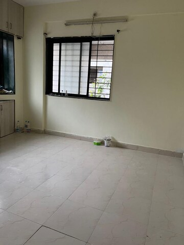 Room in 2 BHK Apartment at Venkatesh Hill View, Satara Road – for Rent