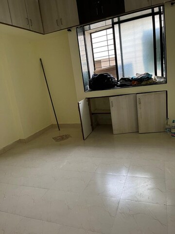 Room in 2 BHK Apartment at Venkatesh Hill View, Satara Road – for Rent
