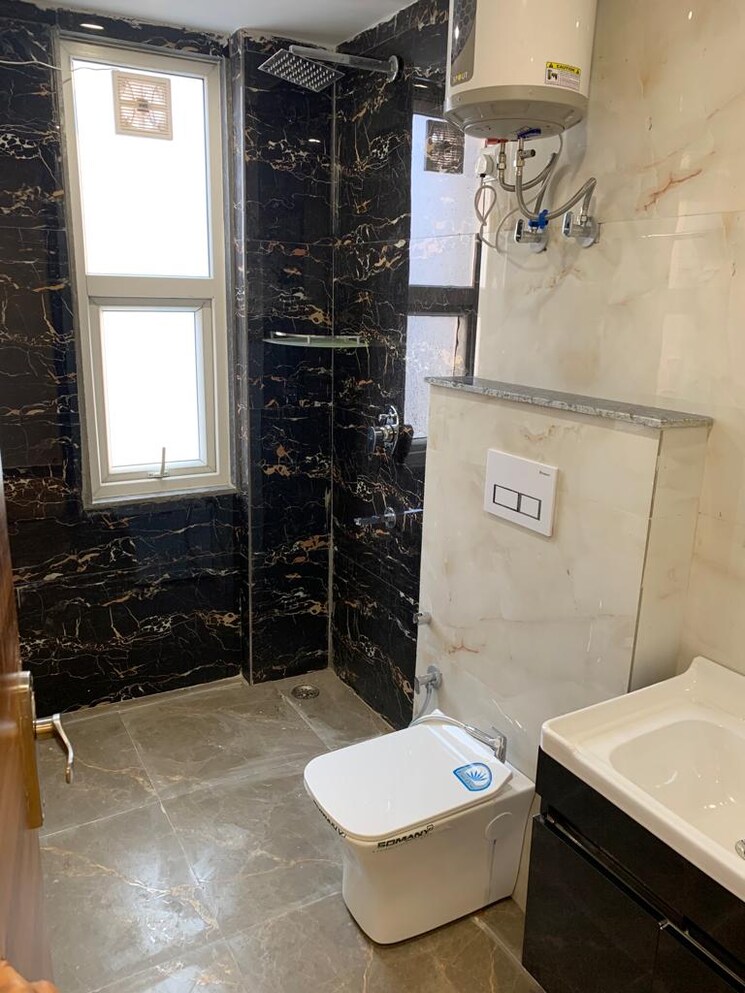 Team Area, sector 43 3 Bedroom 210 Sq.Yd. Builder Floor In Sector 43 Gurgaon 9077031