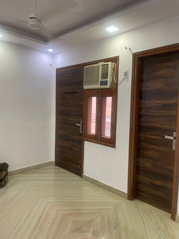 Room in 2 BHK Builder Floor at Tagore Garden – for Rent