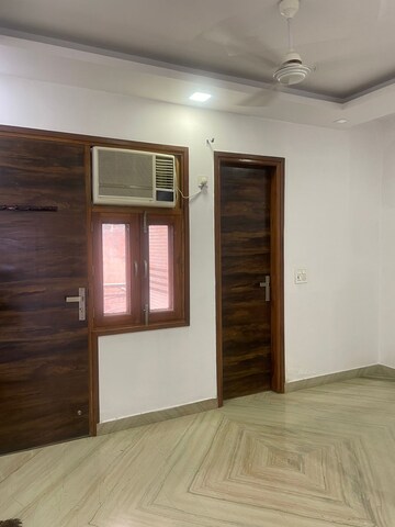 Room in 2 BHK Builder Floor at Tagore Garden – for Rent
