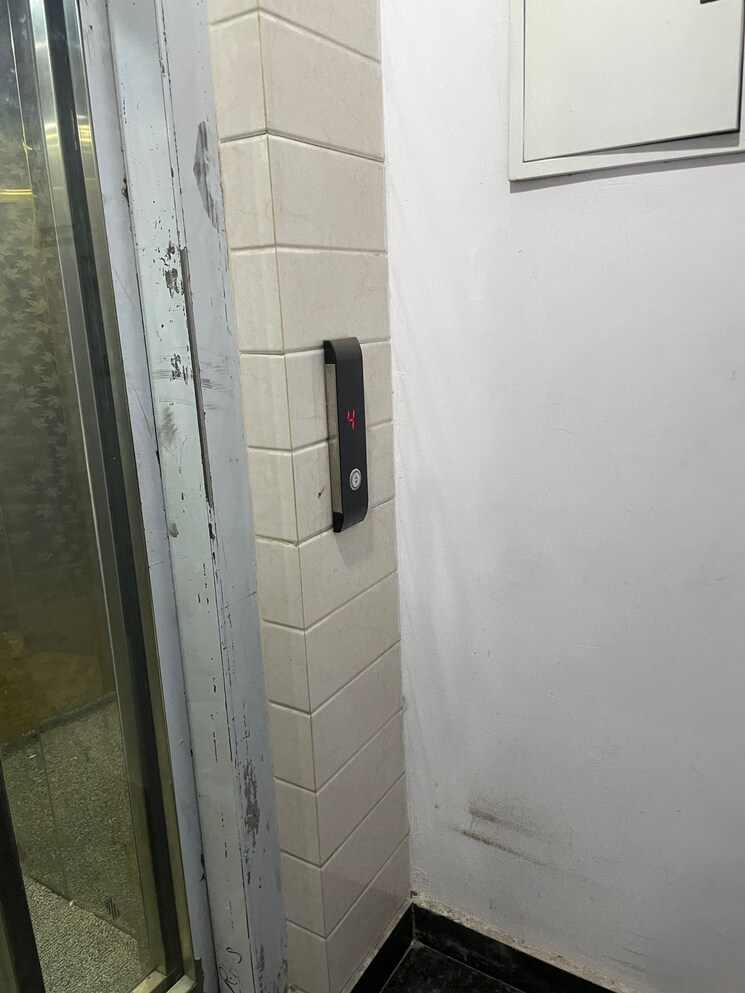 Bathroom, tagore garden 2 Bedroom 160 Sq.Yd. Builder Floor In Tagore Garden Delhi 9077037