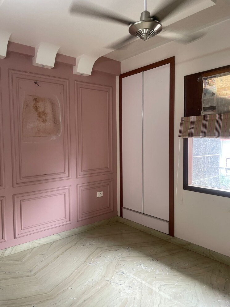 Room, tagore garden 2 Bedroom 150 Sq.Yd. Builder Floor In Tagore Garden Delhi 9077053