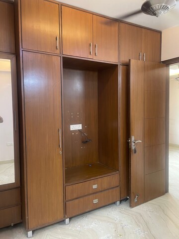 Furnished Amenities in 2 BHK Builder Floor at Tagore Garden – for Rent