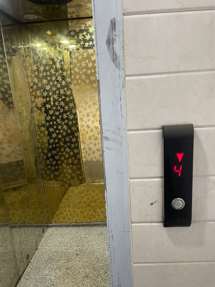 Bathroom, tagore garden 2 Bedroom 150 Sq.Yd. Builder Floor In Tagore Garden Delhi 9077053