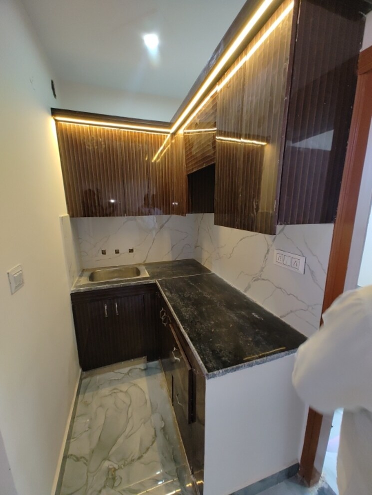 Kitchen, dlf ankur vihar 2 Bedroom 675 Sq.Ft. Builder Floor In Dlf Ankur Vihar Ghaziabad 9077112