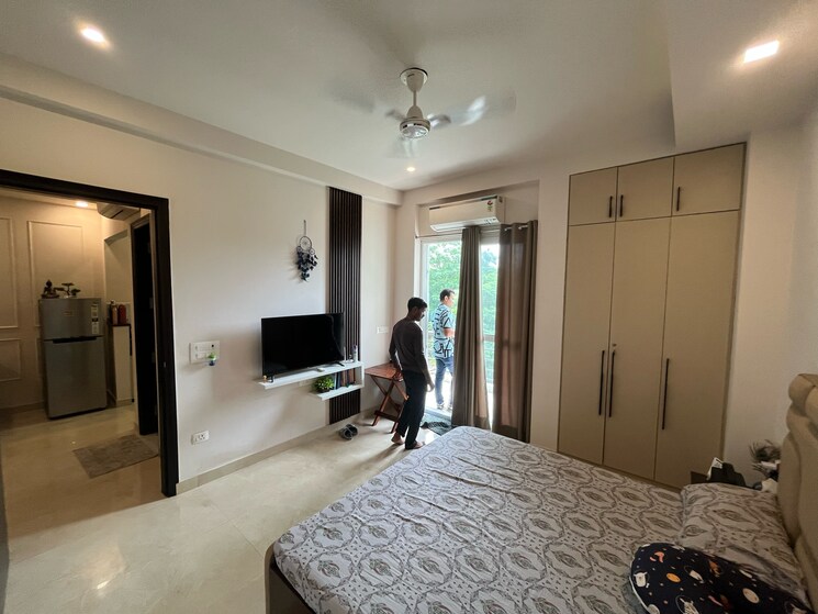 Bedroom, sector 43 1 Bedroom 980 Sq.Ft. Builder Floor In Sector 43 Gurgaon 9077090